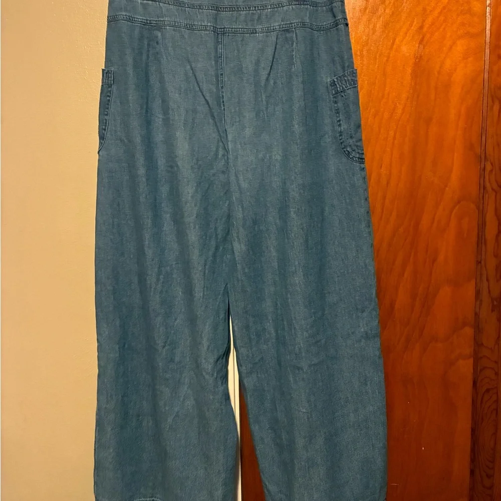American Eagle High-Waisted Wide Leg Denim Pants - Picture 4 of 4